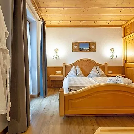 Geierberg Szálloda 3*