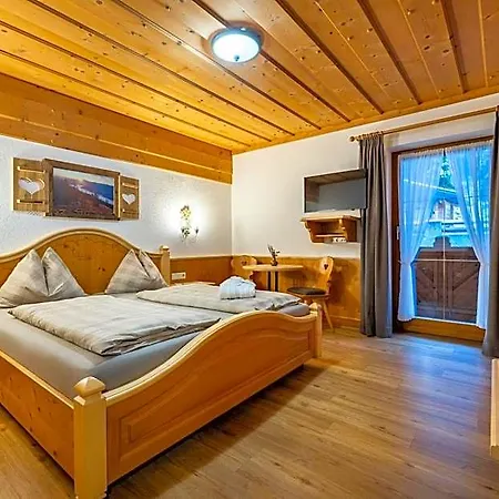 Geierberg Szálloda 3*